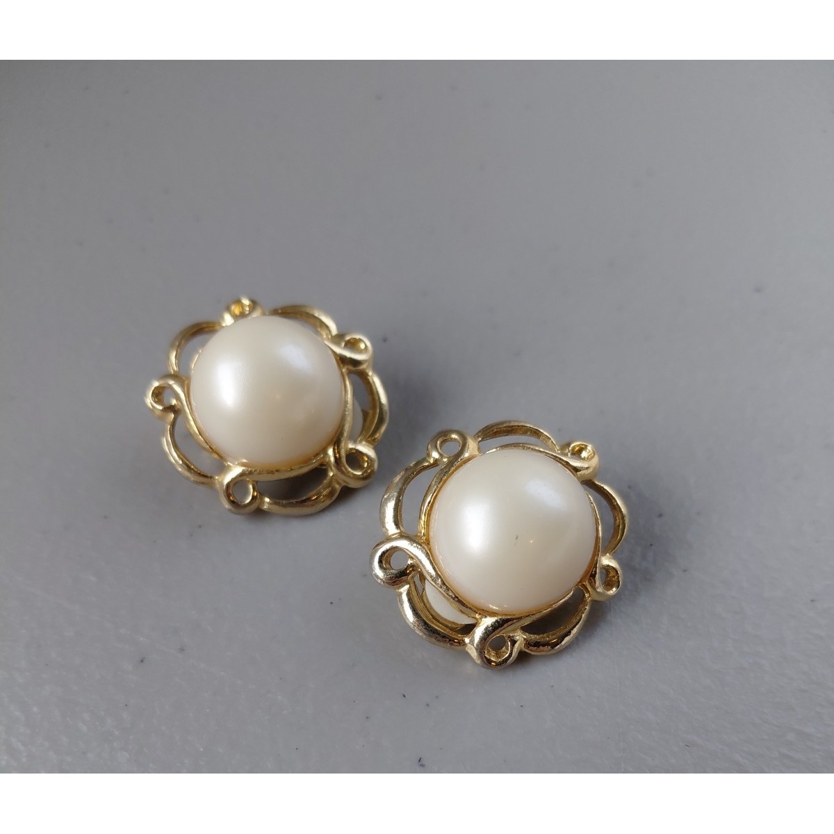 Vintage Two Sisters Baroque Large Pearl Framed Gold Tone Clip On Earrings Luxury 40$